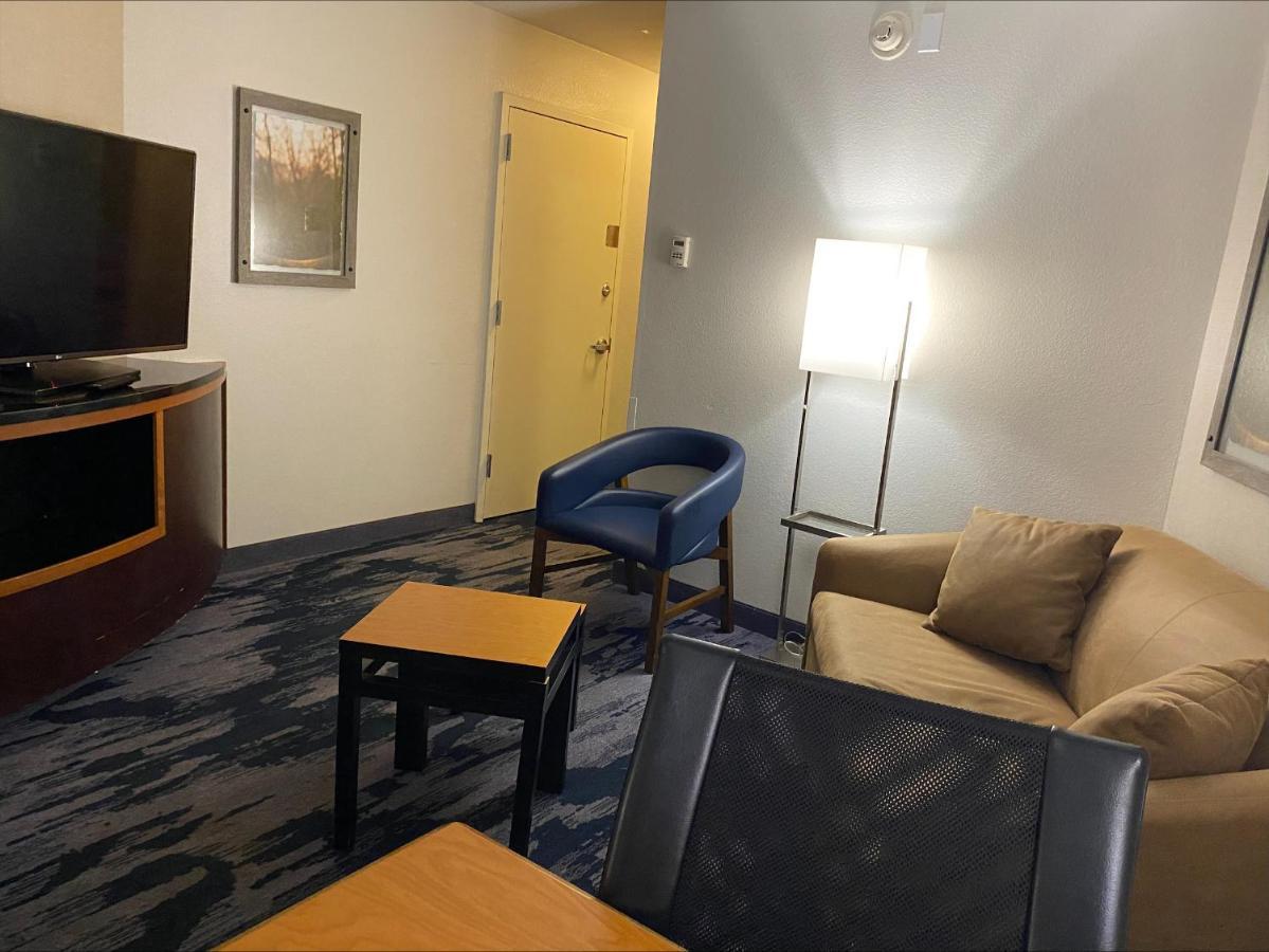 Fairfield Inn & Suites By Marriott Техаркана Экстерьер фото
